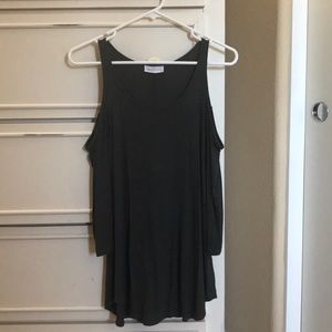 Full Tilt brand (purchased from Tilly’s) Gray Top